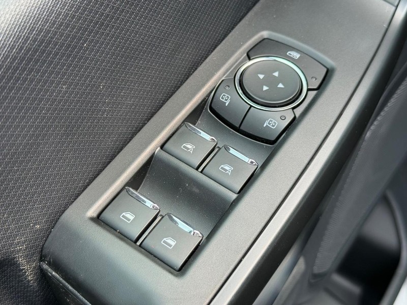 Ford F-150 Vehicle Full-screen Gallery Image 14