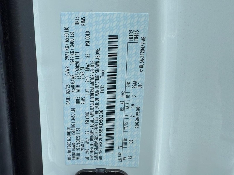 Ford F-150 Vehicle Full-screen Gallery Image 16