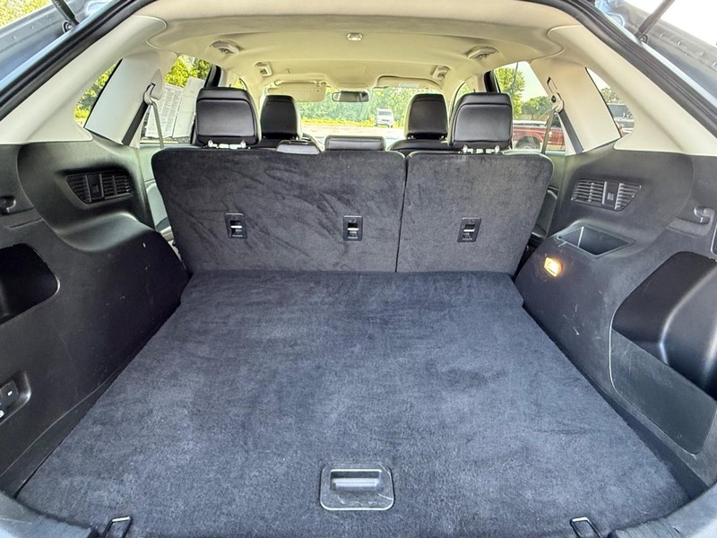 Ford Edge Vehicle Full-screen Gallery Image 05