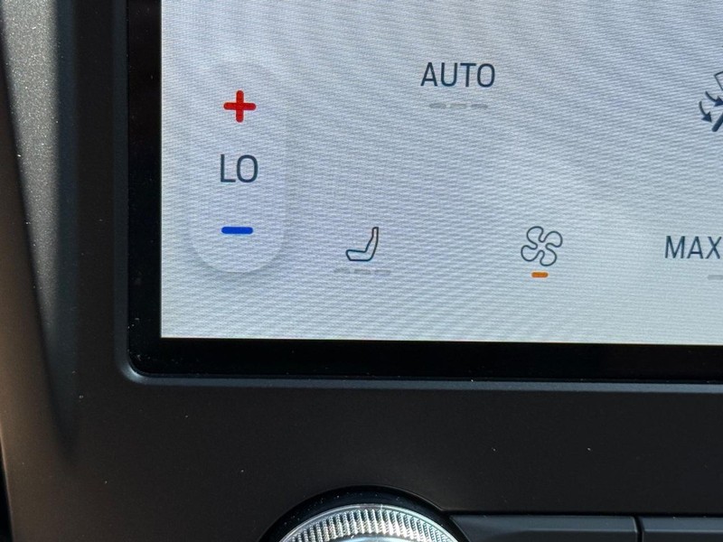 Ford Edge Vehicle Full-screen Gallery Image 18