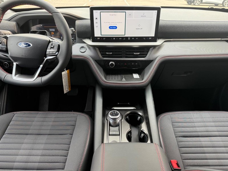 Ford Explorer Vehicle Full-screen Gallery Image 7