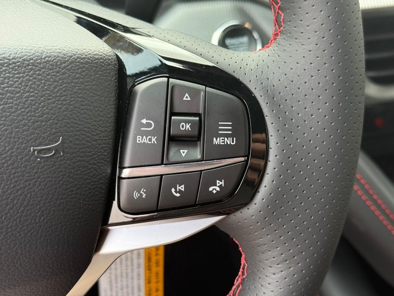 Ford Explorer Vehicle Full-screen Gallery Image 14