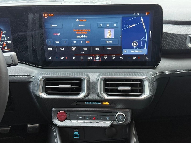 Ford Mustang Vehicle Full-screen Gallery Image 11