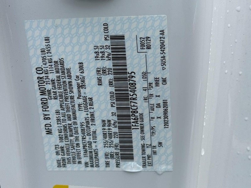 Ford Mustang Vehicle Full-screen Gallery Image 24