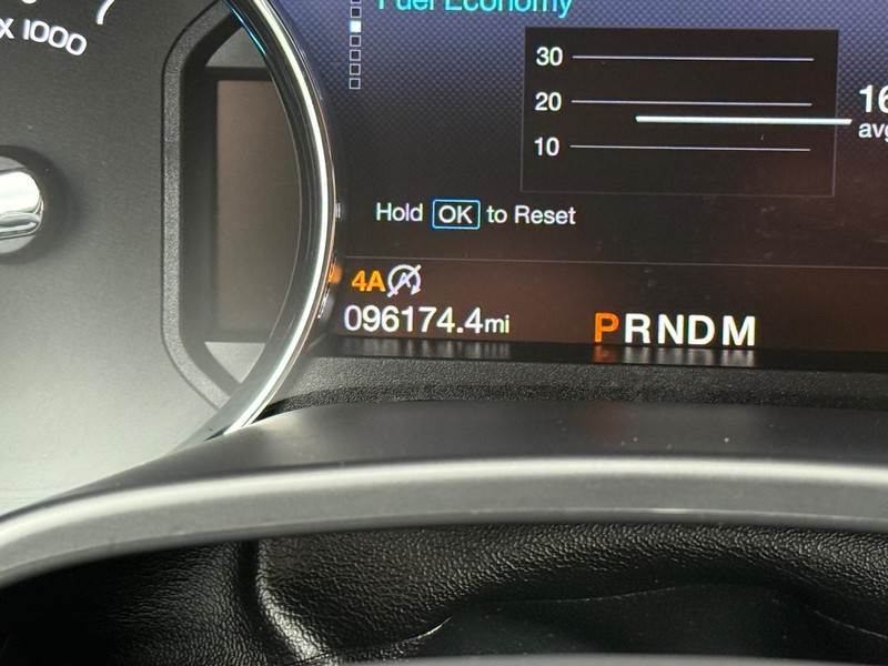 Ford Expedition Max Vehicle Full-screen Gallery Image 18