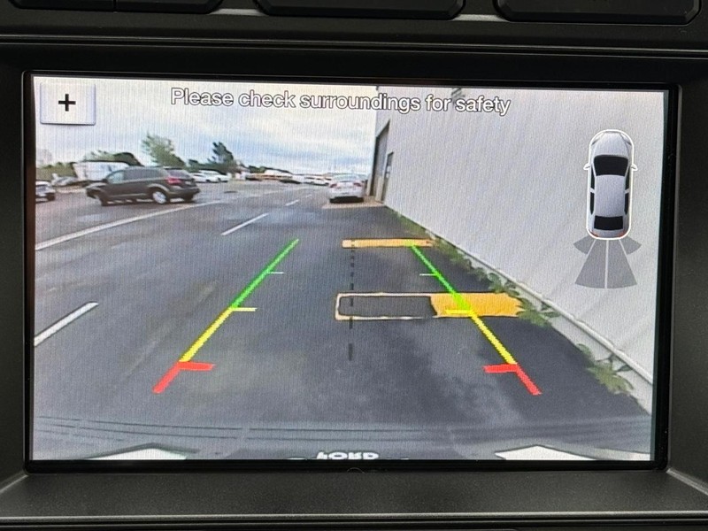 Ford Expedition Max Vehicle Full-screen Gallery Image 19