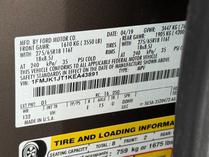 Ford Expedition Max Vehicle Full-screen Gallery Image 24