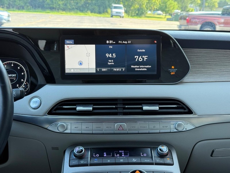 Hyundai Palisade Vehicle Full-screen Gallery Image 12