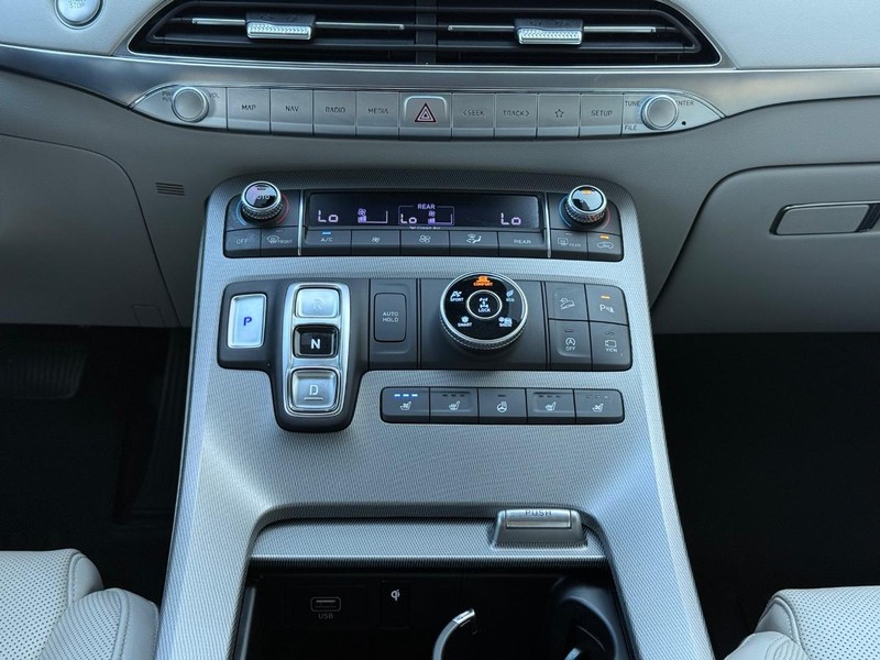 Hyundai Palisade Vehicle Full-screen Gallery Image 13