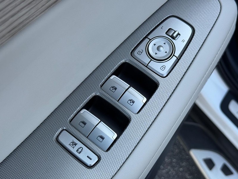 Hyundai Palisade Vehicle Full-screen Gallery Image 23