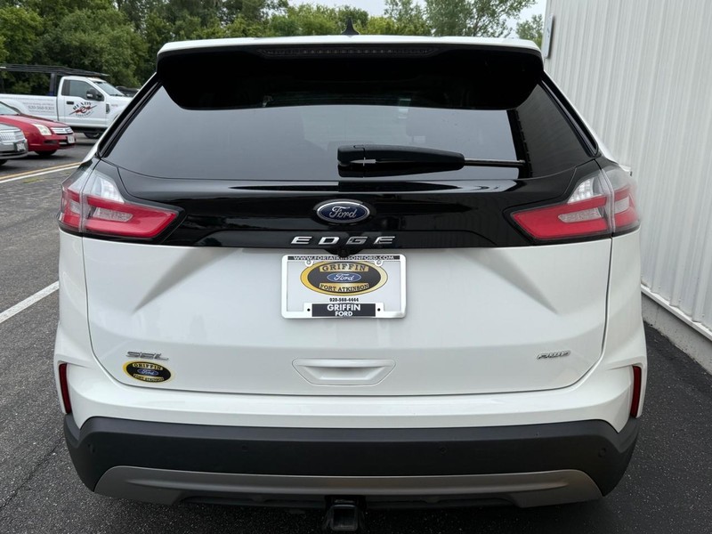 Ford Edge Vehicle Full-screen Gallery Image 4