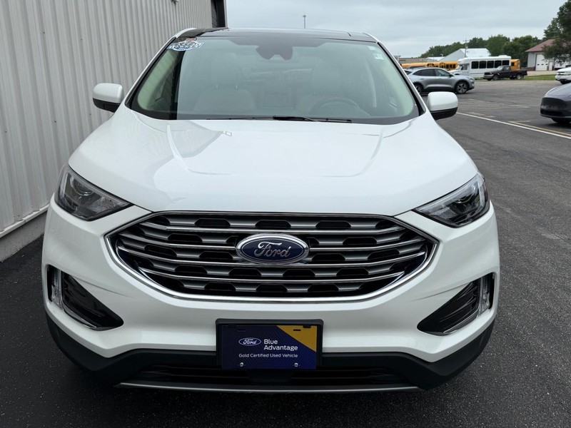 Ford Edge Vehicle Full-screen Gallery Image 8