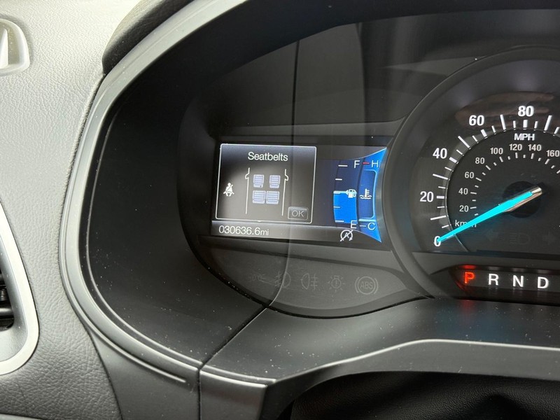 Ford Edge Vehicle Full-screen Gallery Image 17