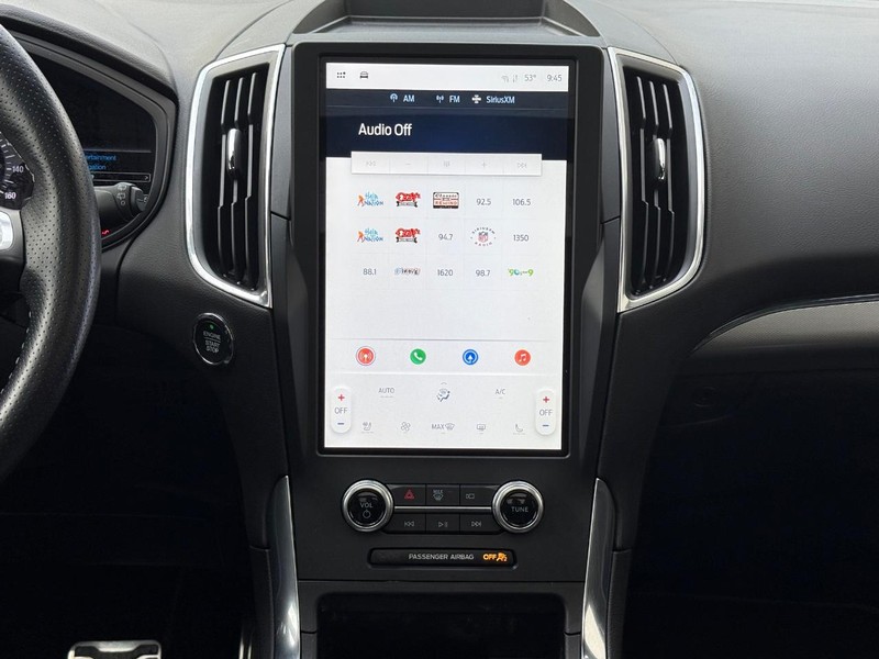 Ford Edge Vehicle Full-screen Gallery Image 11