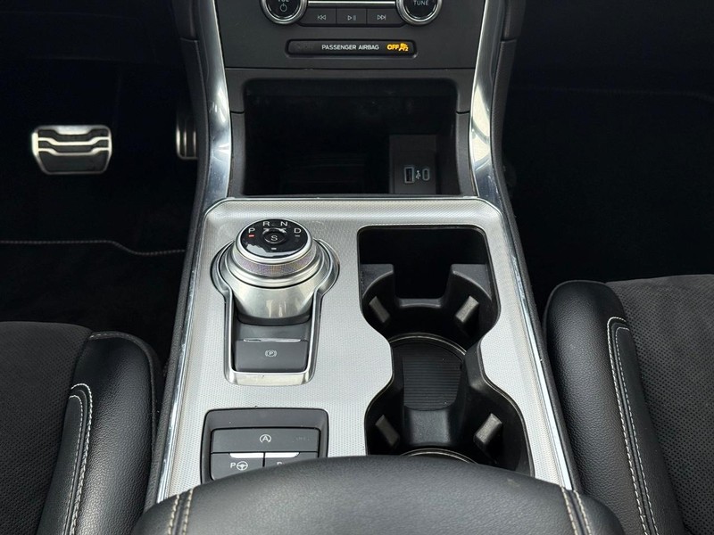 Ford Edge Vehicle Full-screen Gallery Image 12