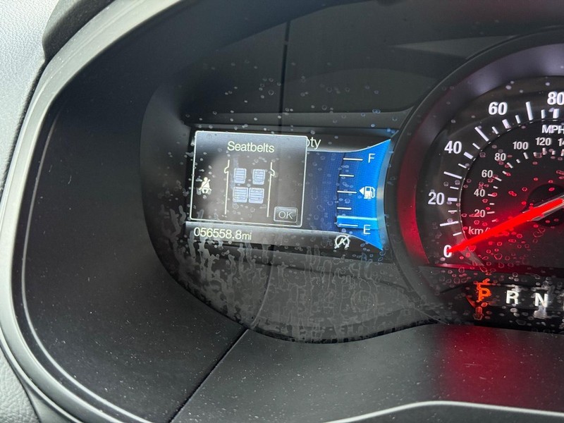 Ford Edge Vehicle Full-screen Gallery Image 18