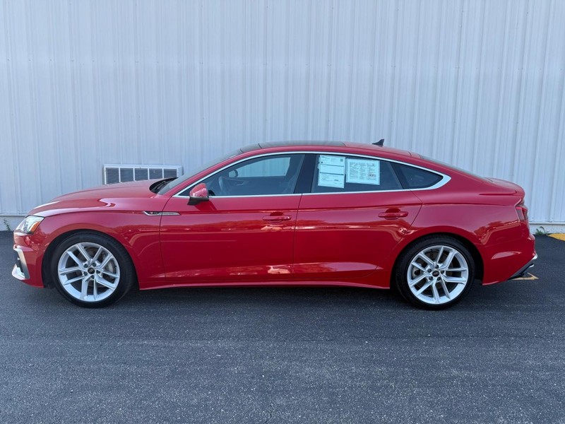 Audi A5 Sportback Vehicle Full-screen Gallery Image 02