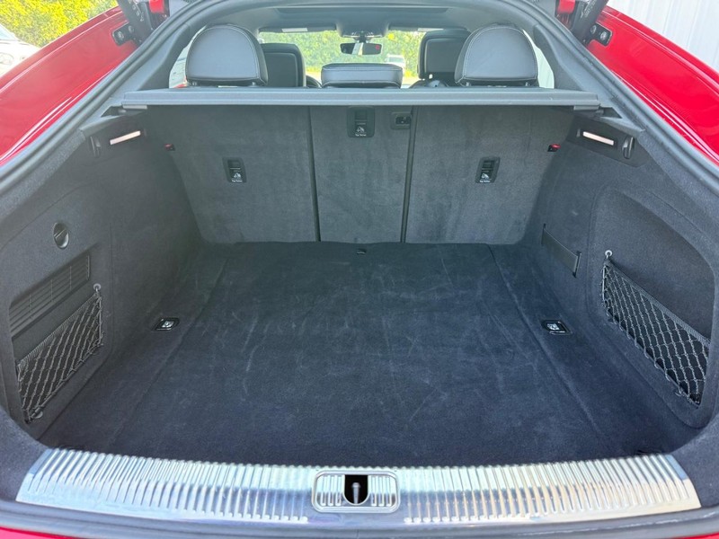 Audi A5 Sportback Vehicle Full-screen Gallery Image 05