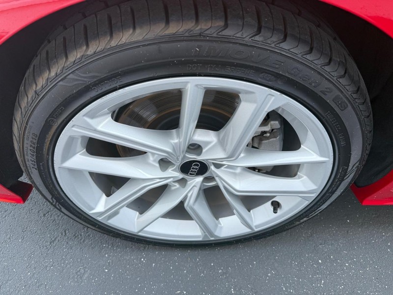 Audi A5 Sportback Vehicle Full-screen Gallery Image 07