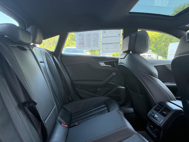 Audi A5 Sportback Vehicle Full-screen Gallery Image 09