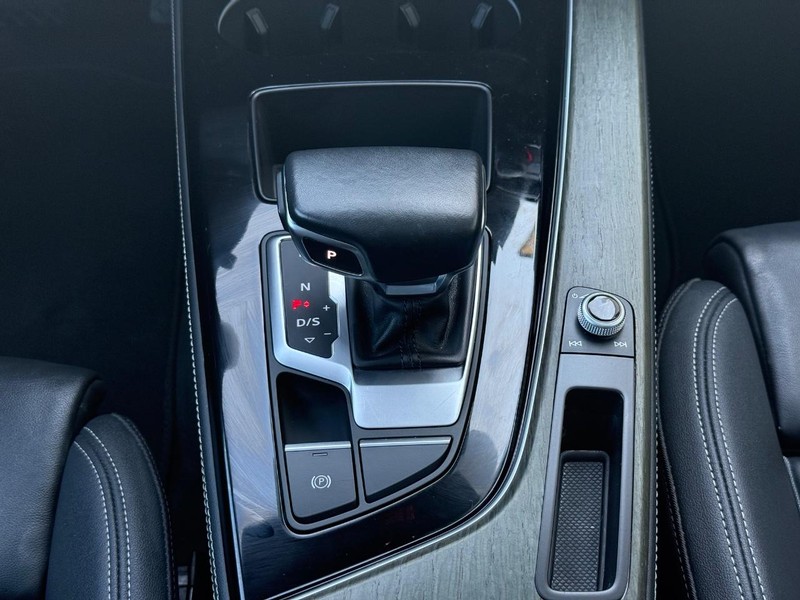 Audi A5 Sportback Vehicle Full-screen Gallery Image 12