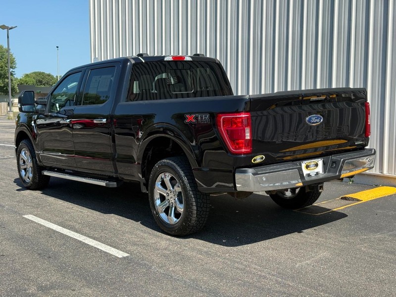 Ford F-150 Vehicle Full-screen Gallery Image 3