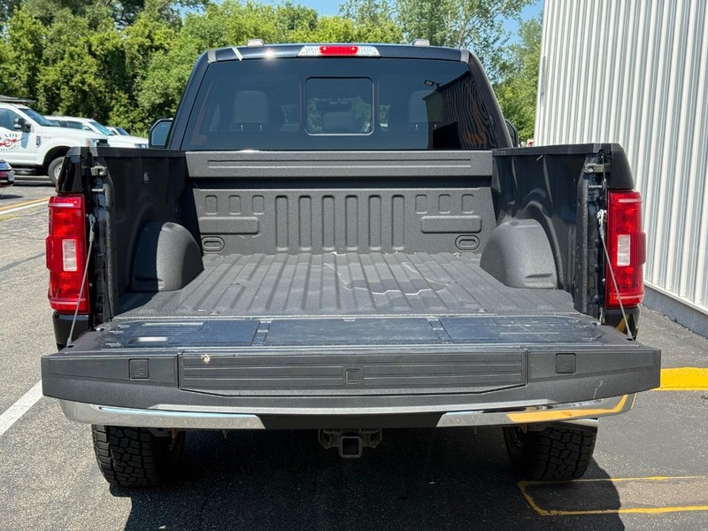 Ford F-150 Vehicle Full-screen Gallery Image 6