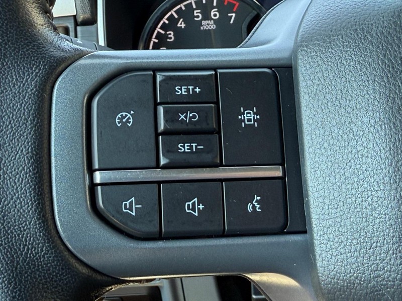 Ford F-150 Vehicle Full-screen Gallery Image 14