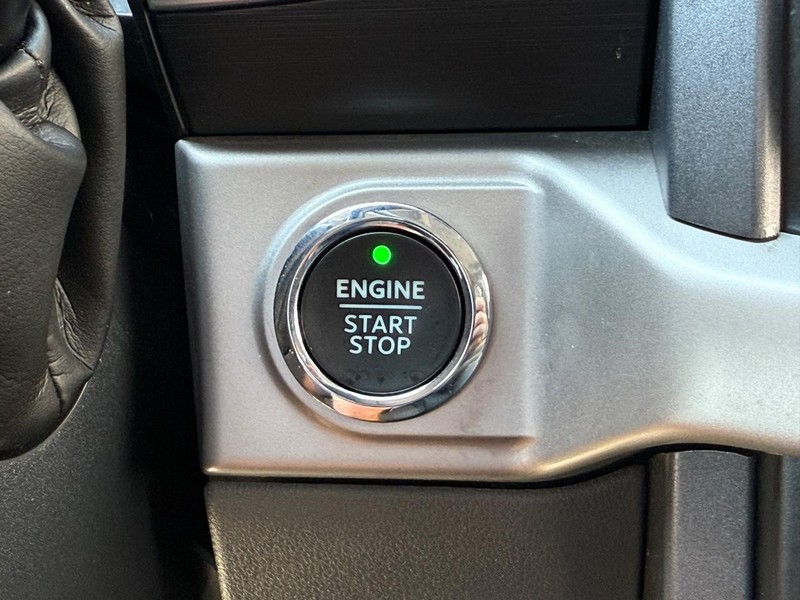 Ford F-150 Vehicle Full-screen Gallery Image 16