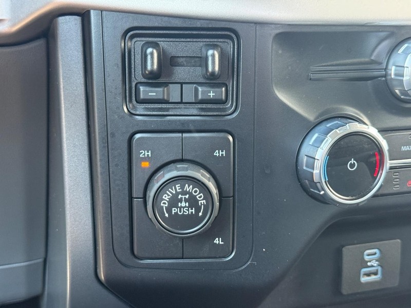 Ford F-150 Vehicle Full-screen Gallery Image 20