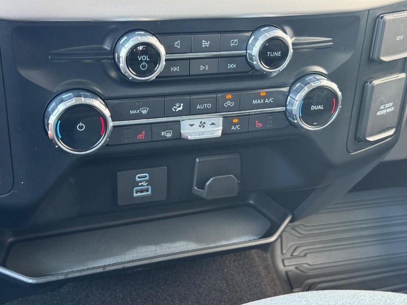 Ford F-150 Vehicle Full-screen Gallery Image 21