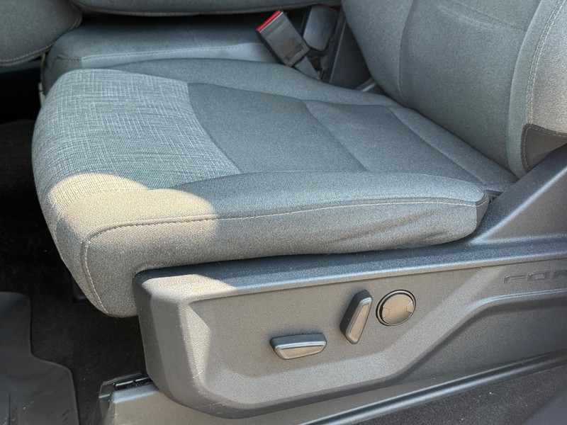 Ford F-150 Vehicle Full-screen Gallery Image 27