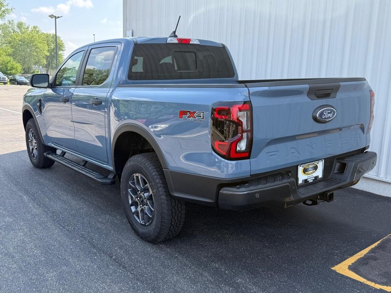 Ford Ranger Vehicle Full-screen Gallery Image 3