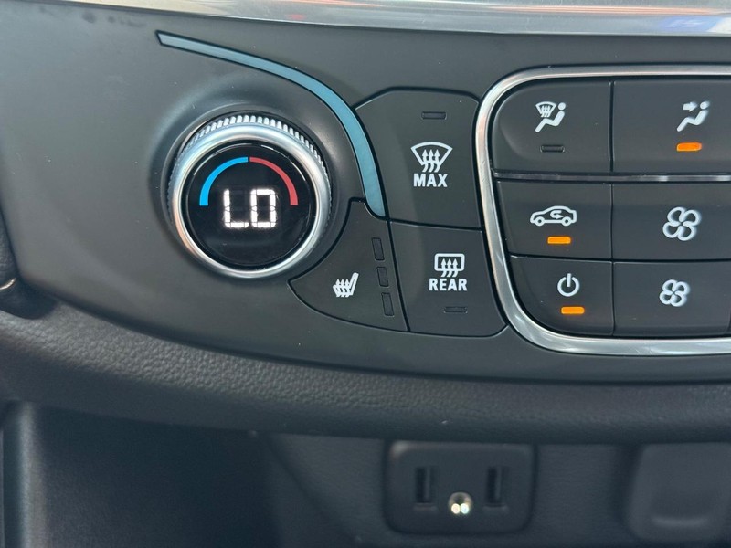 Chevrolet Traverse Vehicle Full-screen Gallery Image 20