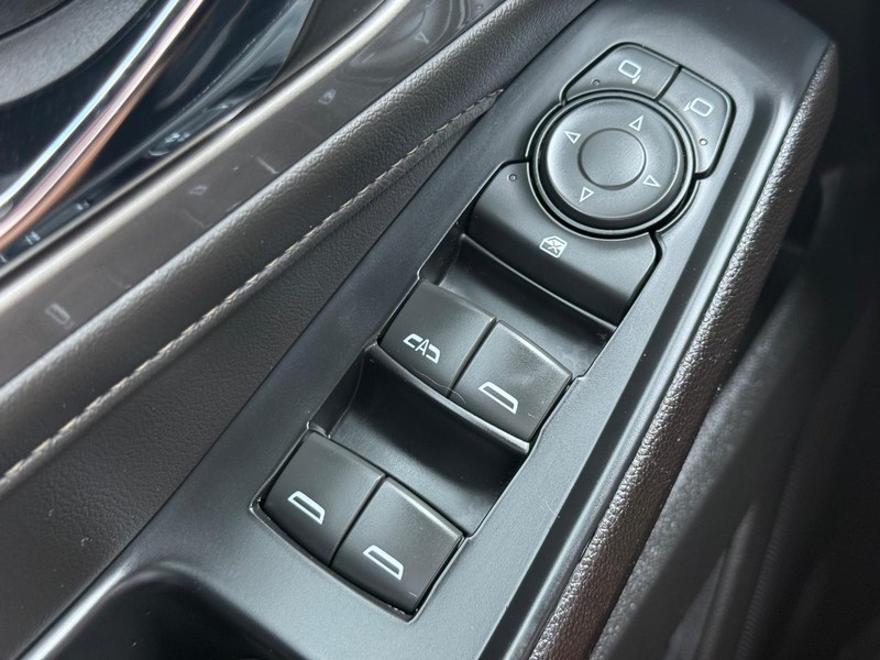 Chevrolet Traverse Vehicle Full-screen Gallery Image 21