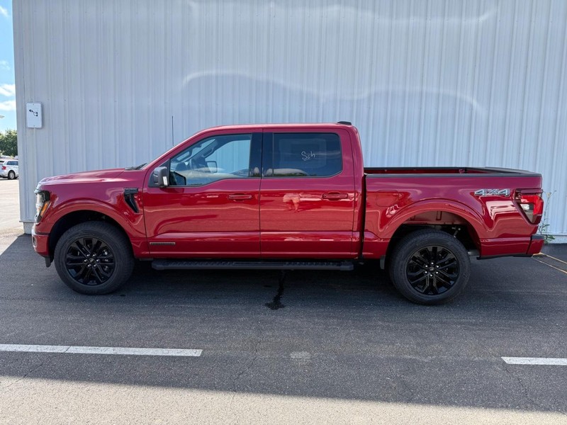 Ford F-150 Vehicle Full-screen Gallery Image 2