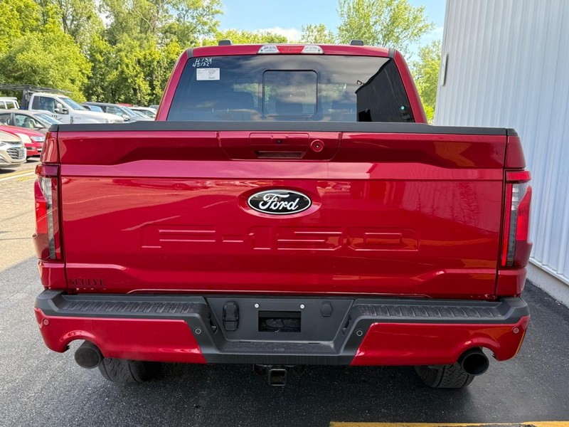 Ford F-150 Vehicle Full-screen Gallery Image 4