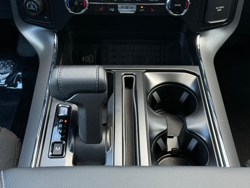 Ford F-150 Vehicle Full-screen Gallery Image 9