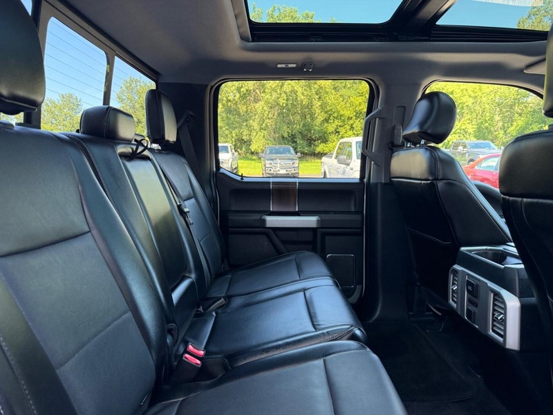 Ford F-150 Vehicle Full-screen Gallery Image 9