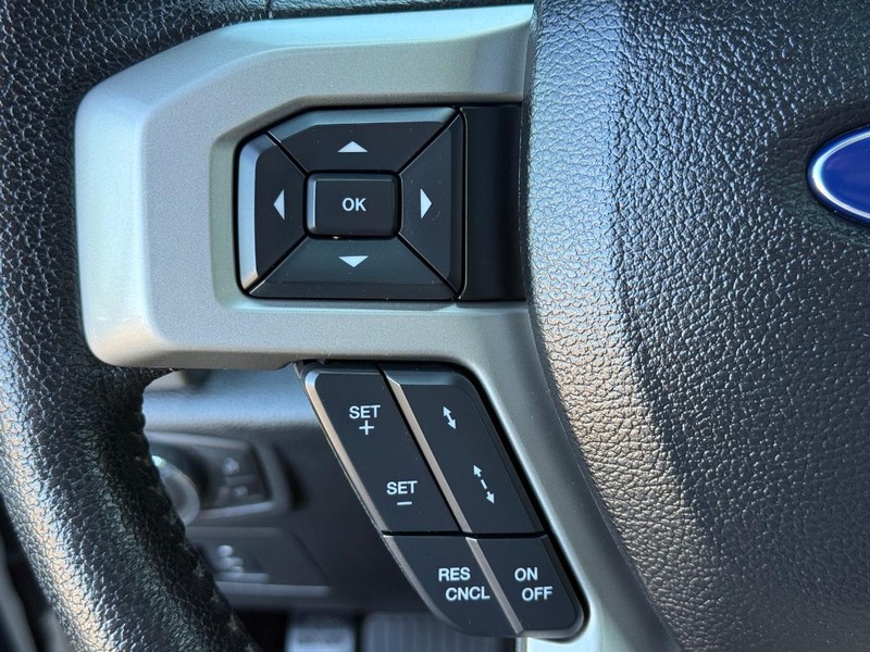 Ford F-150 Vehicle Full-screen Gallery Image 16