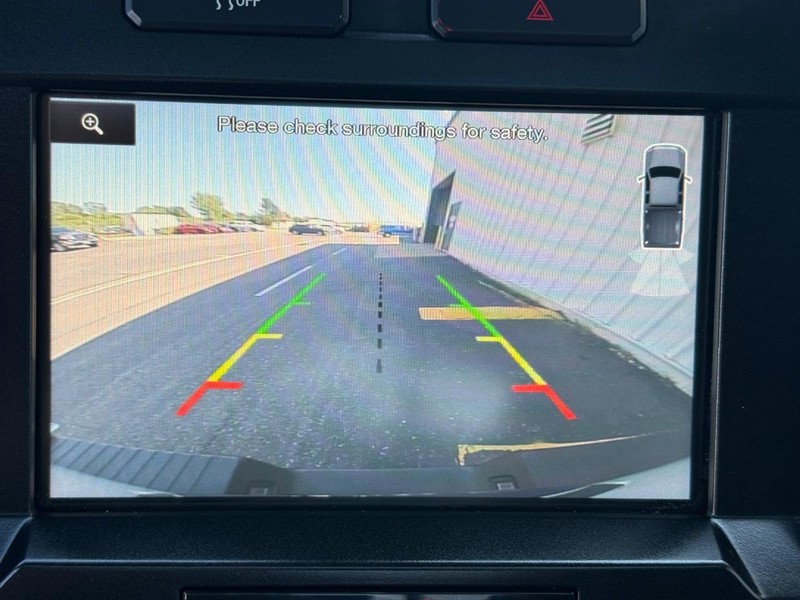 Ford F-150 Vehicle Full-screen Gallery Image 19