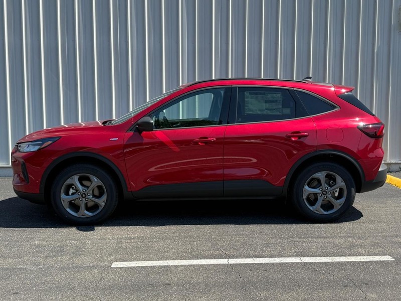 Ford Escape Vehicle Full-screen Gallery Image 2