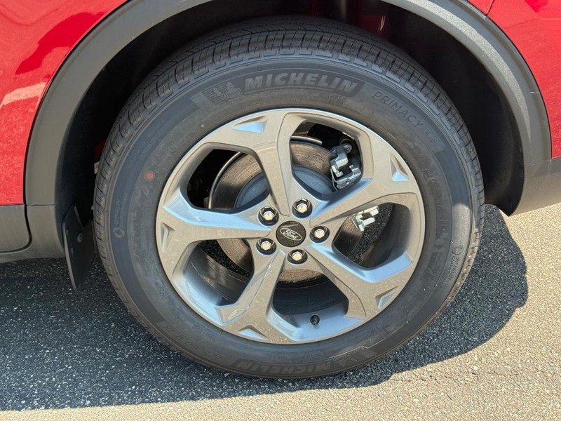 Ford Escape Vehicle Full-screen Gallery Image 4