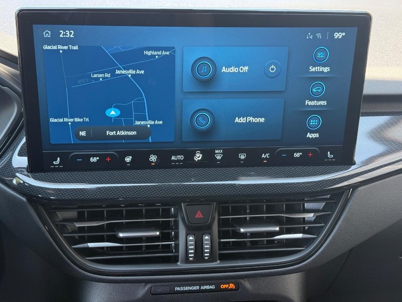 Ford Escape Vehicle Full-screen Gallery Image 10