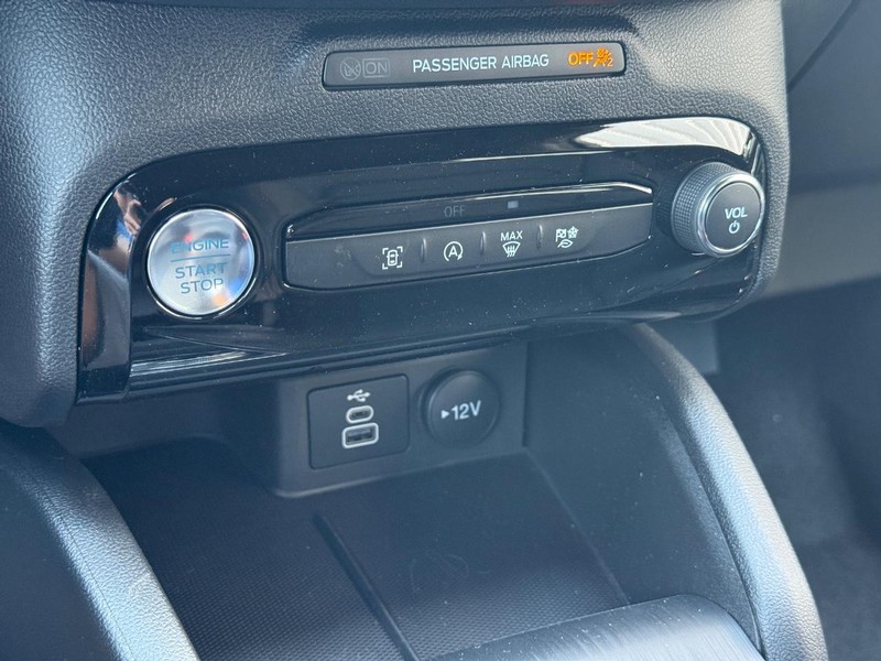 Ford Escape Vehicle Full-screen Gallery Image 13