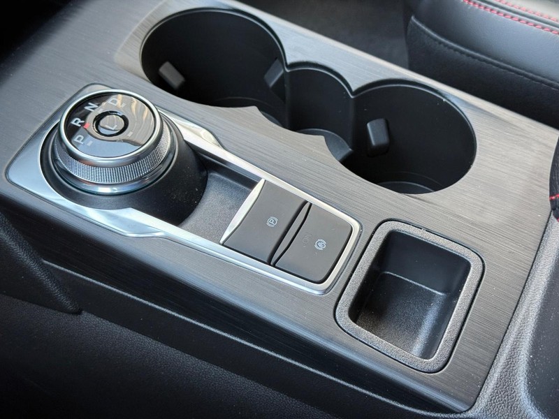 Ford Escape Vehicle Full-screen Gallery Image 14