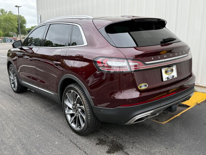 Lincoln Nautilus Vehicle Full-screen Gallery Image 3