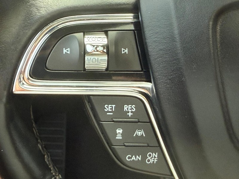 Lincoln Nautilus Vehicle Full-screen Gallery Image 16