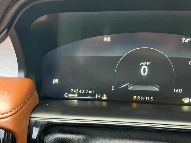 Lincoln Nautilus Vehicle Full-screen Gallery Image 18