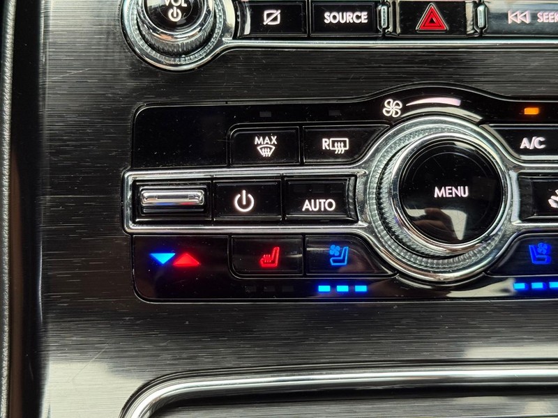 Lincoln Nautilus Vehicle Full-screen Gallery Image 20